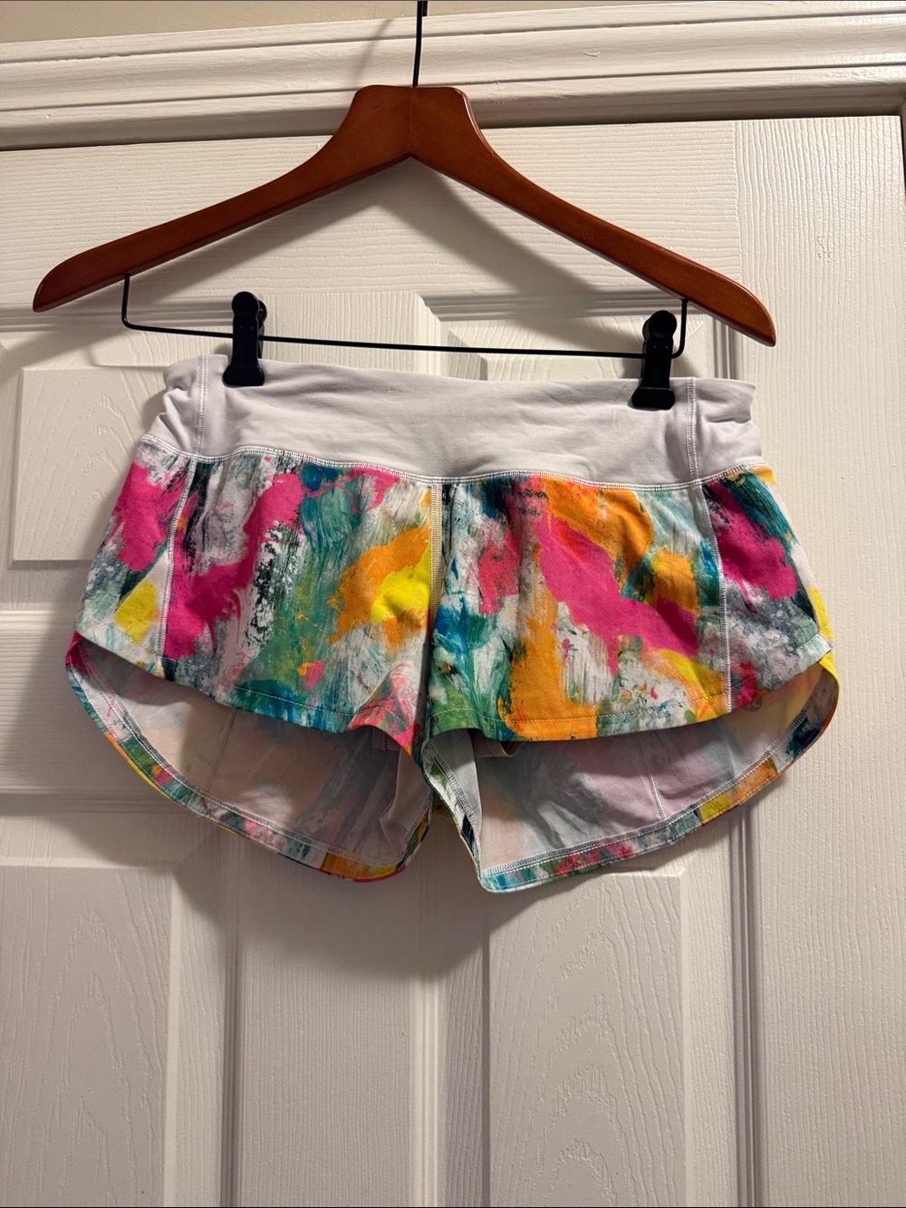 Lululemon White Athletic Skort with Multicolor Brushstroke Print